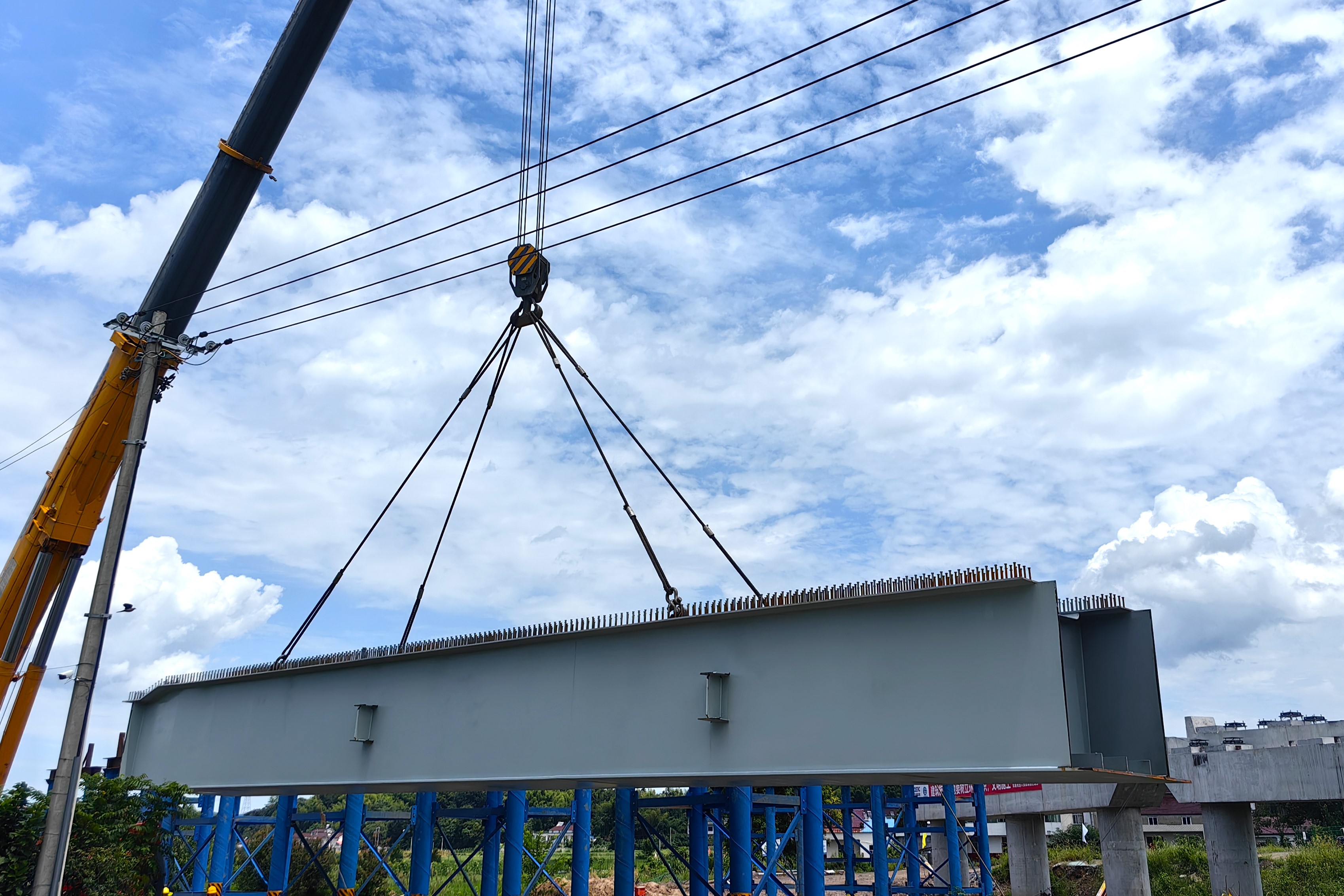 首吊现场.jpg 首吊现场.jpg