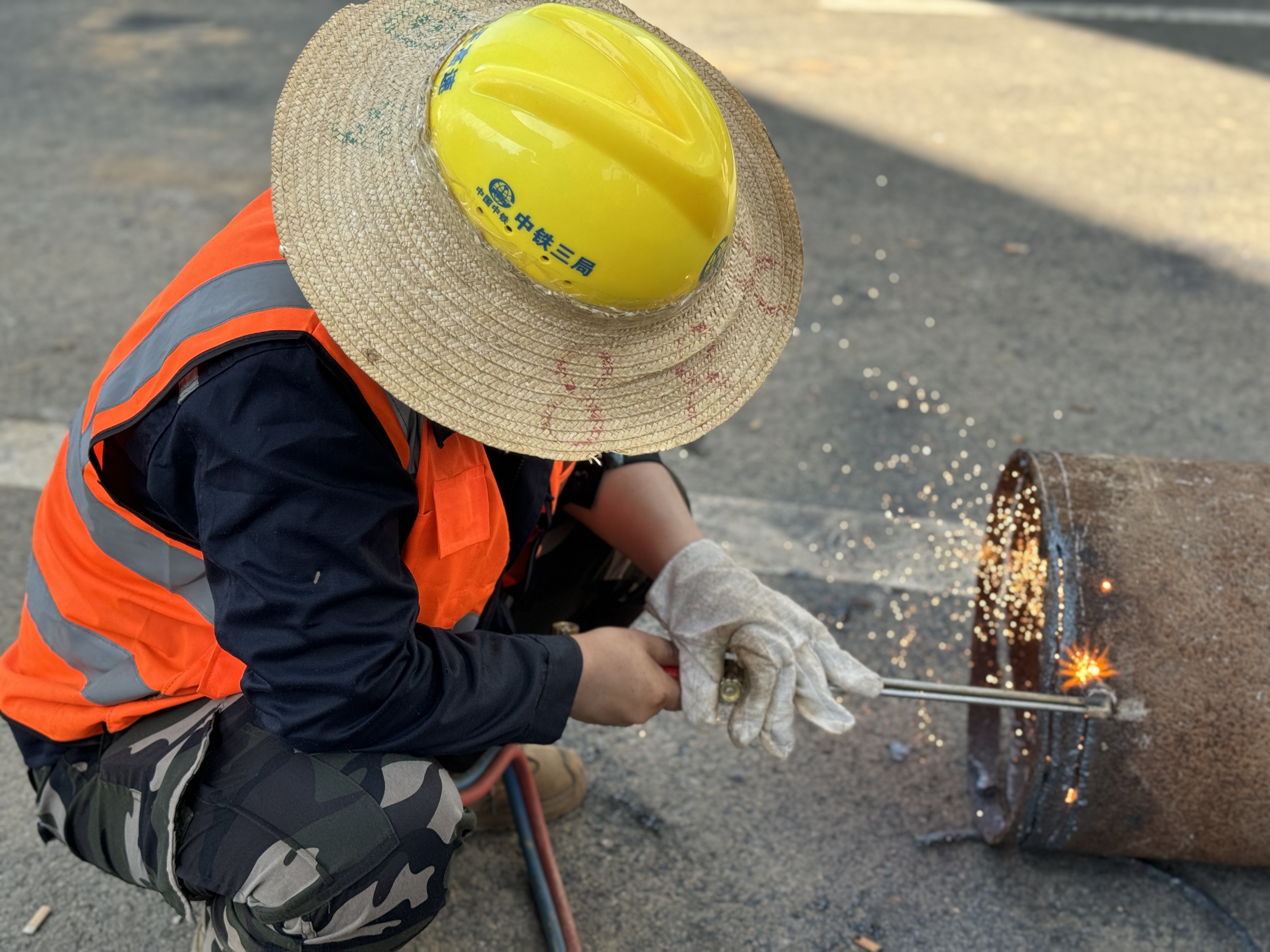 天天高速03标.jpg 天天高速03标.jpg