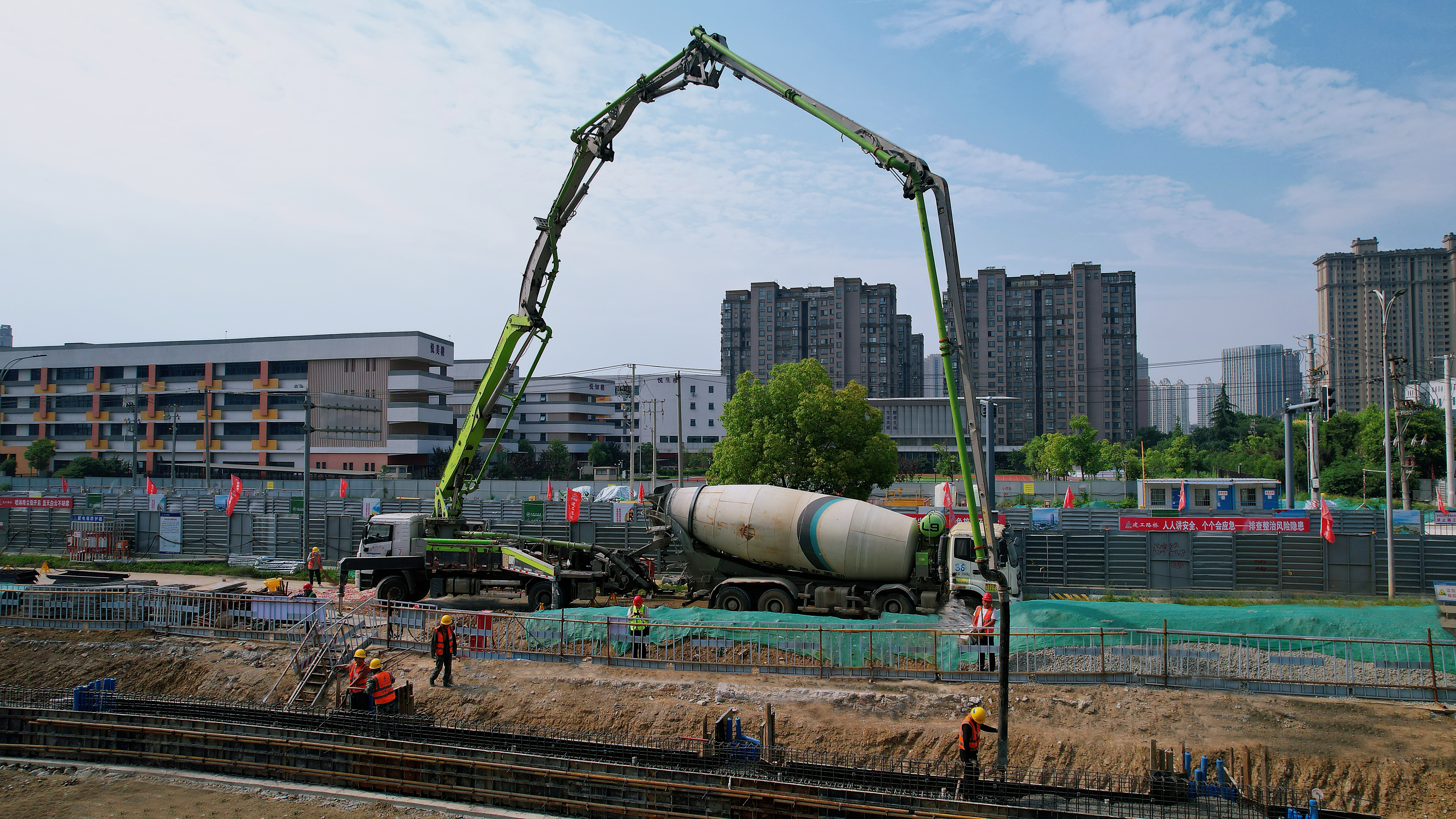 365英国上市(集团)有限公司-Official website